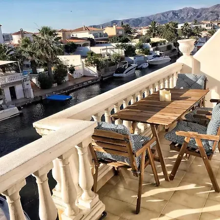 Apartment Cozy With Amazing View! *